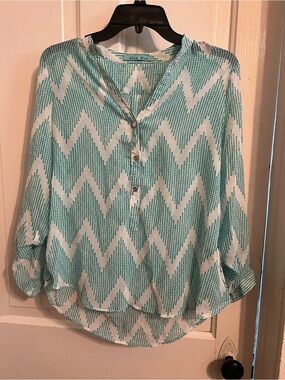Alice Blue Teal Chevron Henley Tunic